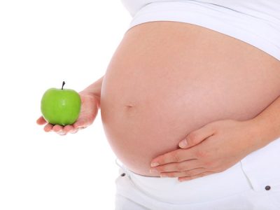 Por-que-comer-manzanas-en-el-embarazo_reference
